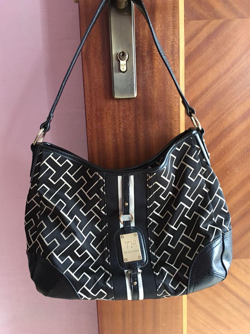 Hilfiger hobo bag clearance