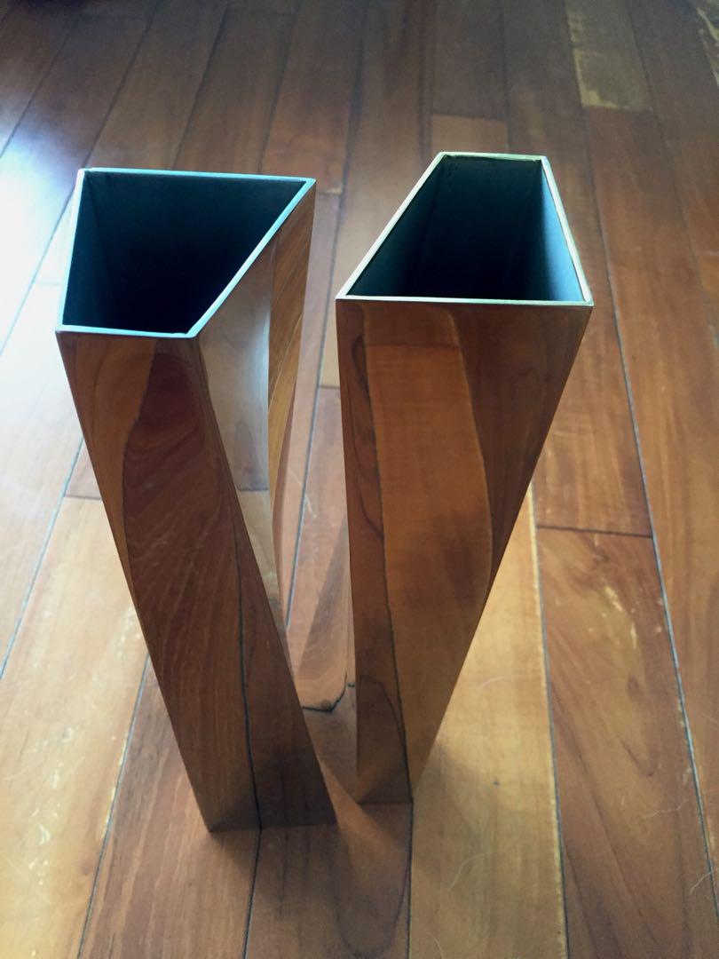 Zaha Hadid Crevasse Vase By Alessi Metal Gold And Silver