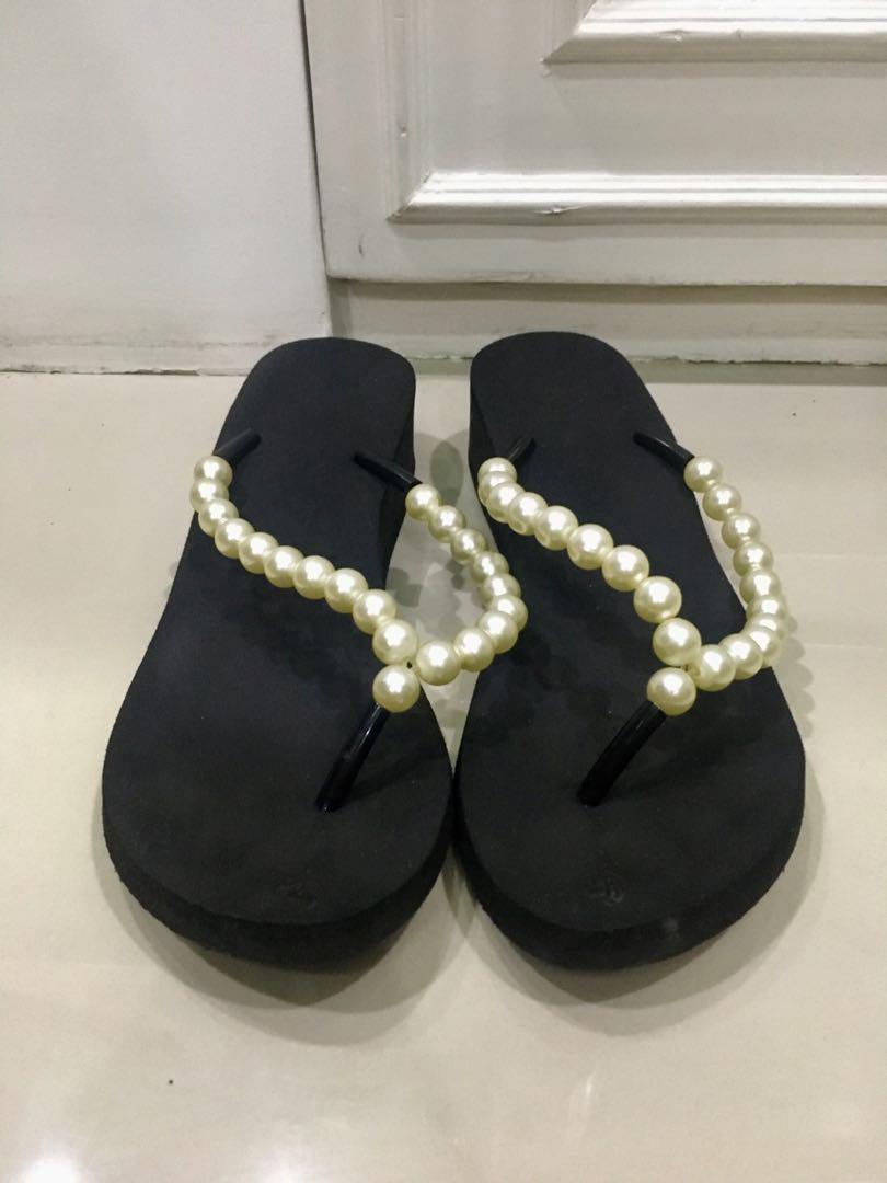 Akita slippers store