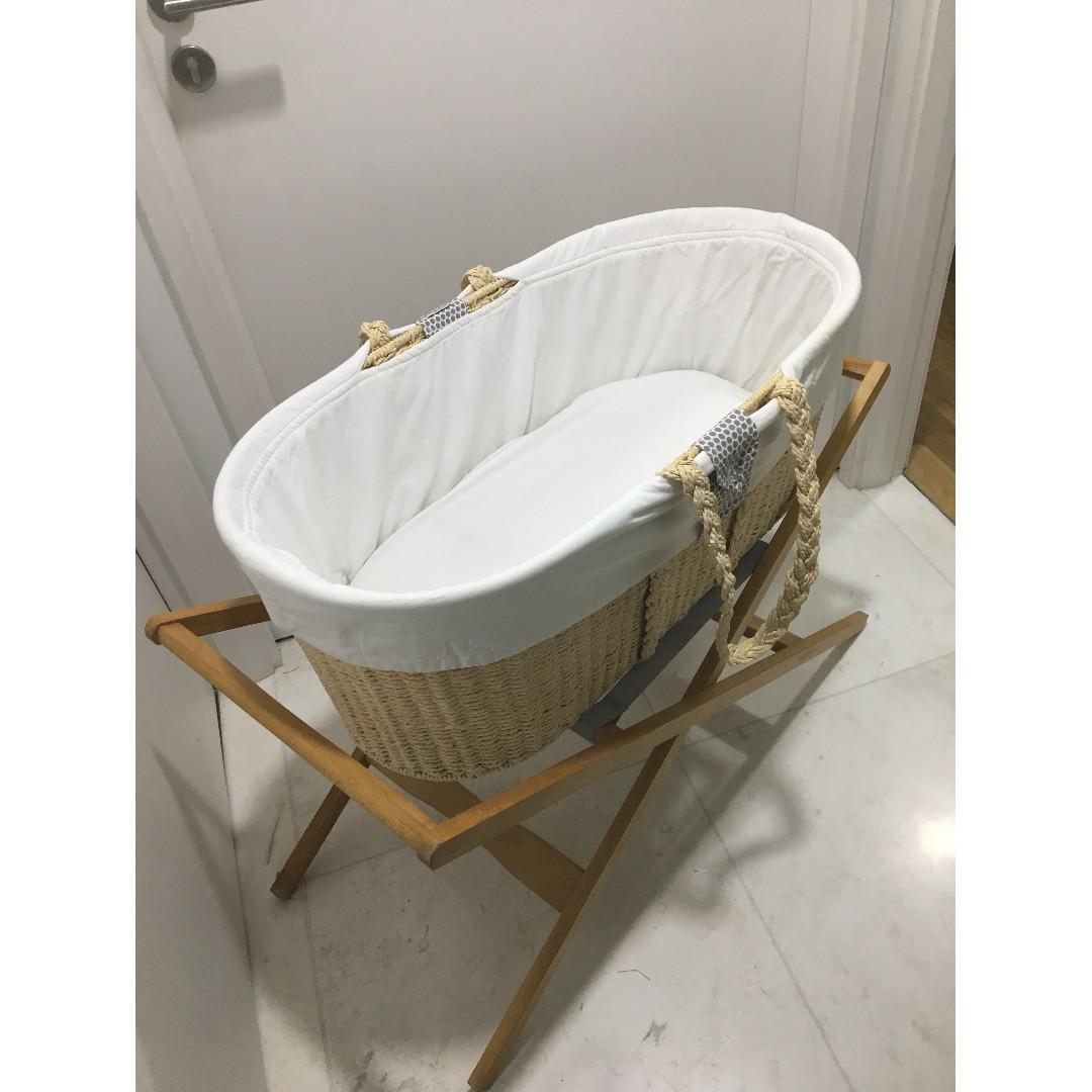 BEBELICIOUS Organic Moses Basket with Tea Tree Mattress Stand