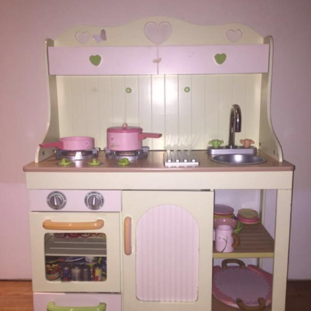 elc pink wooden kitchen