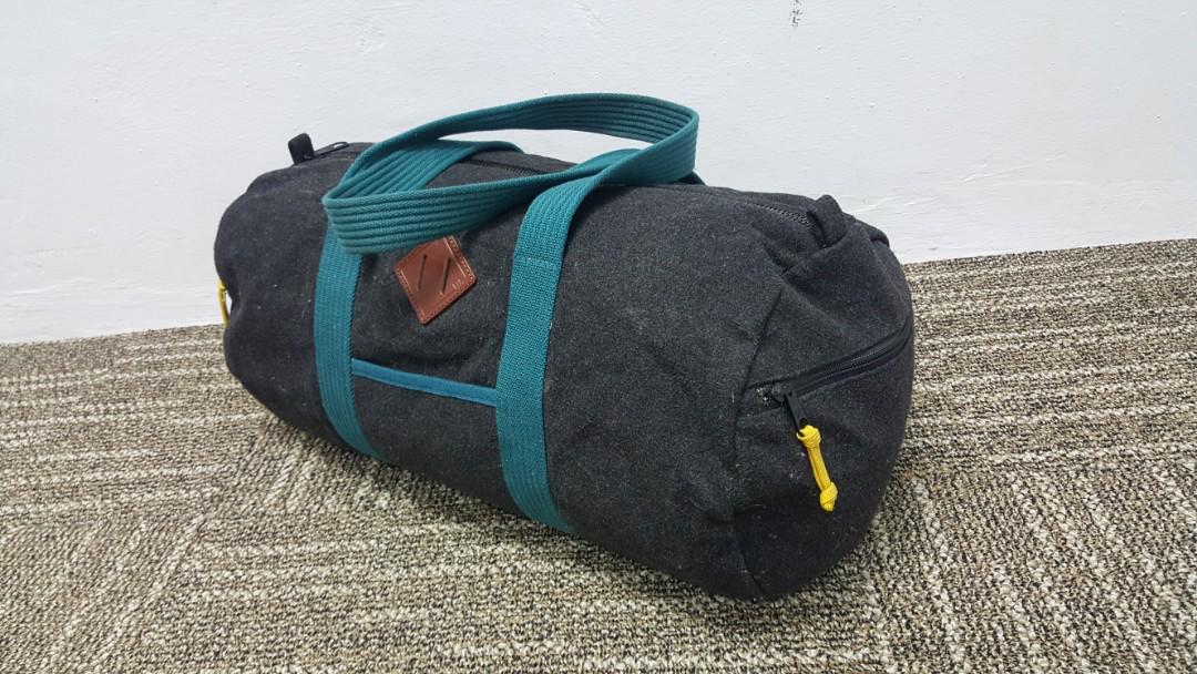 gap duffle bag