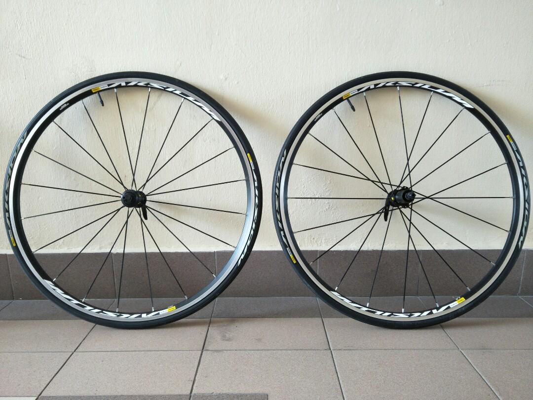 mavic aksion tyres