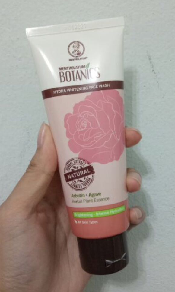 Mentholatum Botanics Hydra Whitening Face Wash 100g Health Beauty Skin Bath Body On Carousell