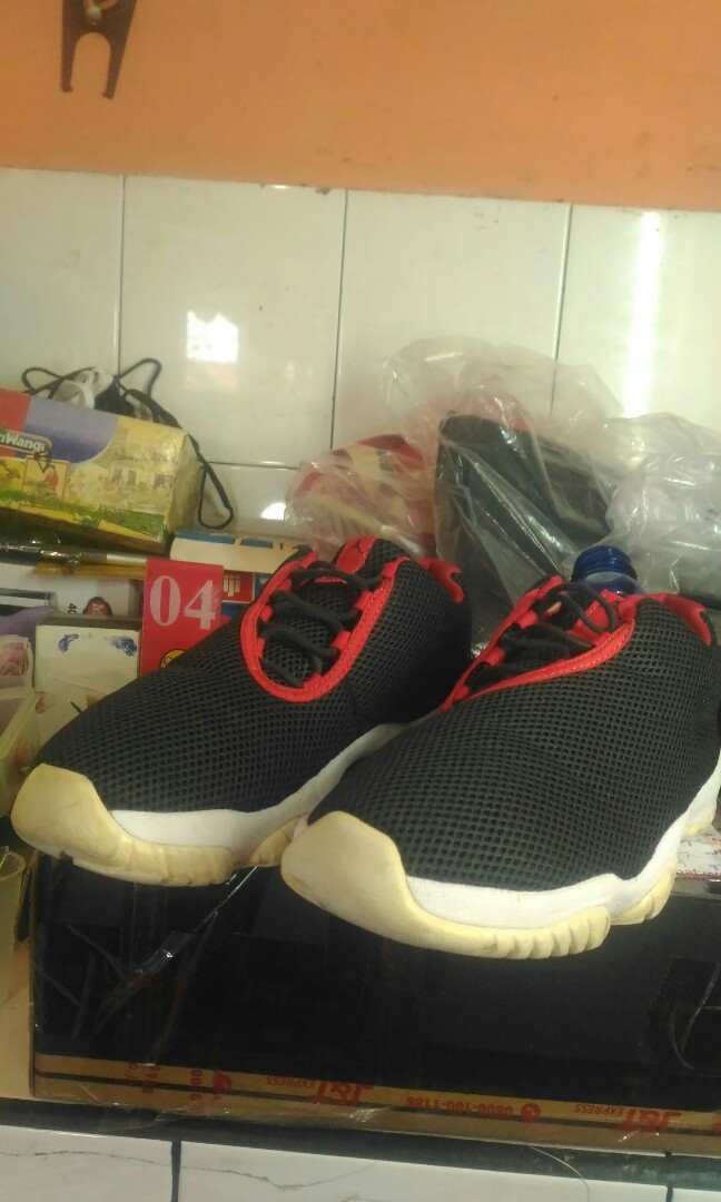 jordan future low bred