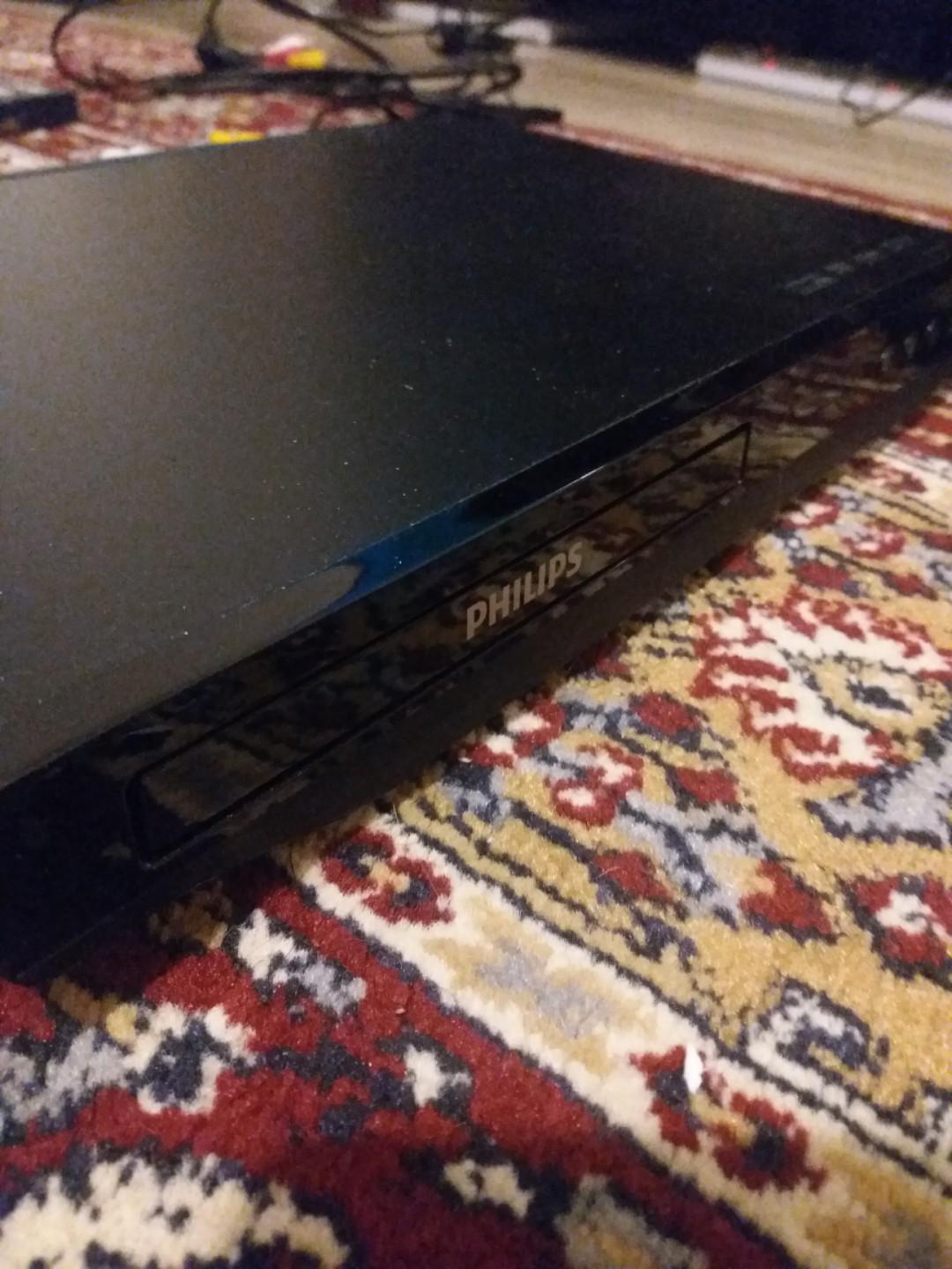 Philips DVD player （分類：藍光及播放器）位於 Hong Kong。 由 secondchancesboutique 提交（商品編號 175463548，圖片 1）。簡介： Plug is not hk plug, need adapter (Please see picture)。