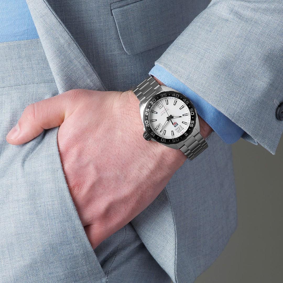 Tag heuer hot sale formula 1 waz1111