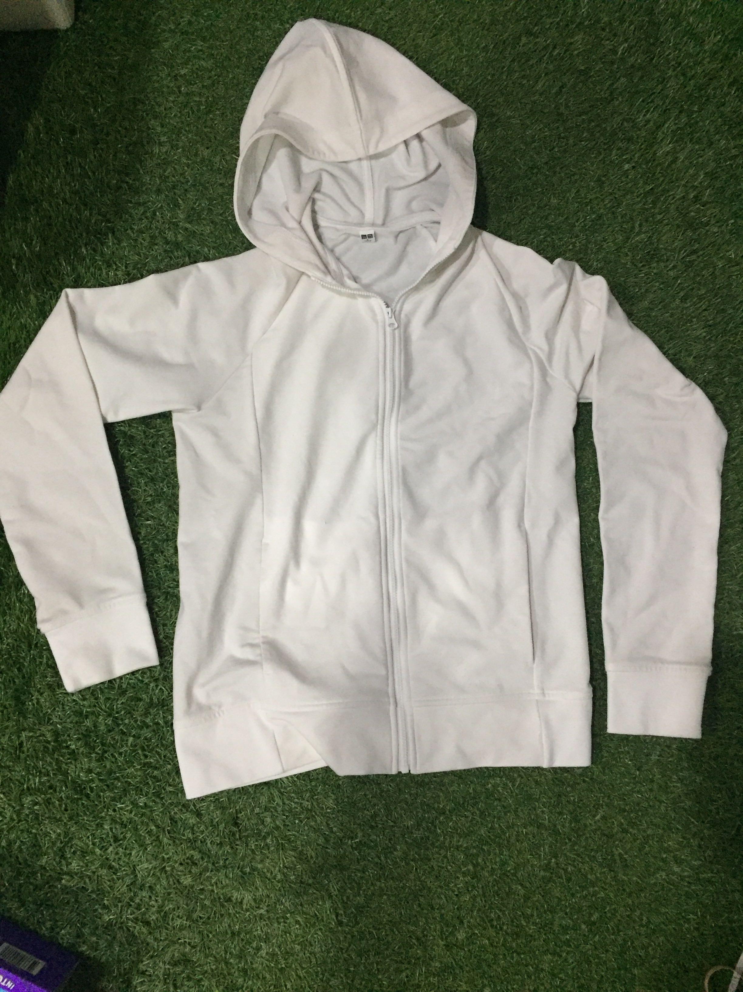 White uniqlo jacket hot sale