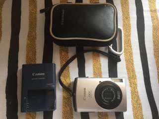 Canon IXY digital camera 8MP