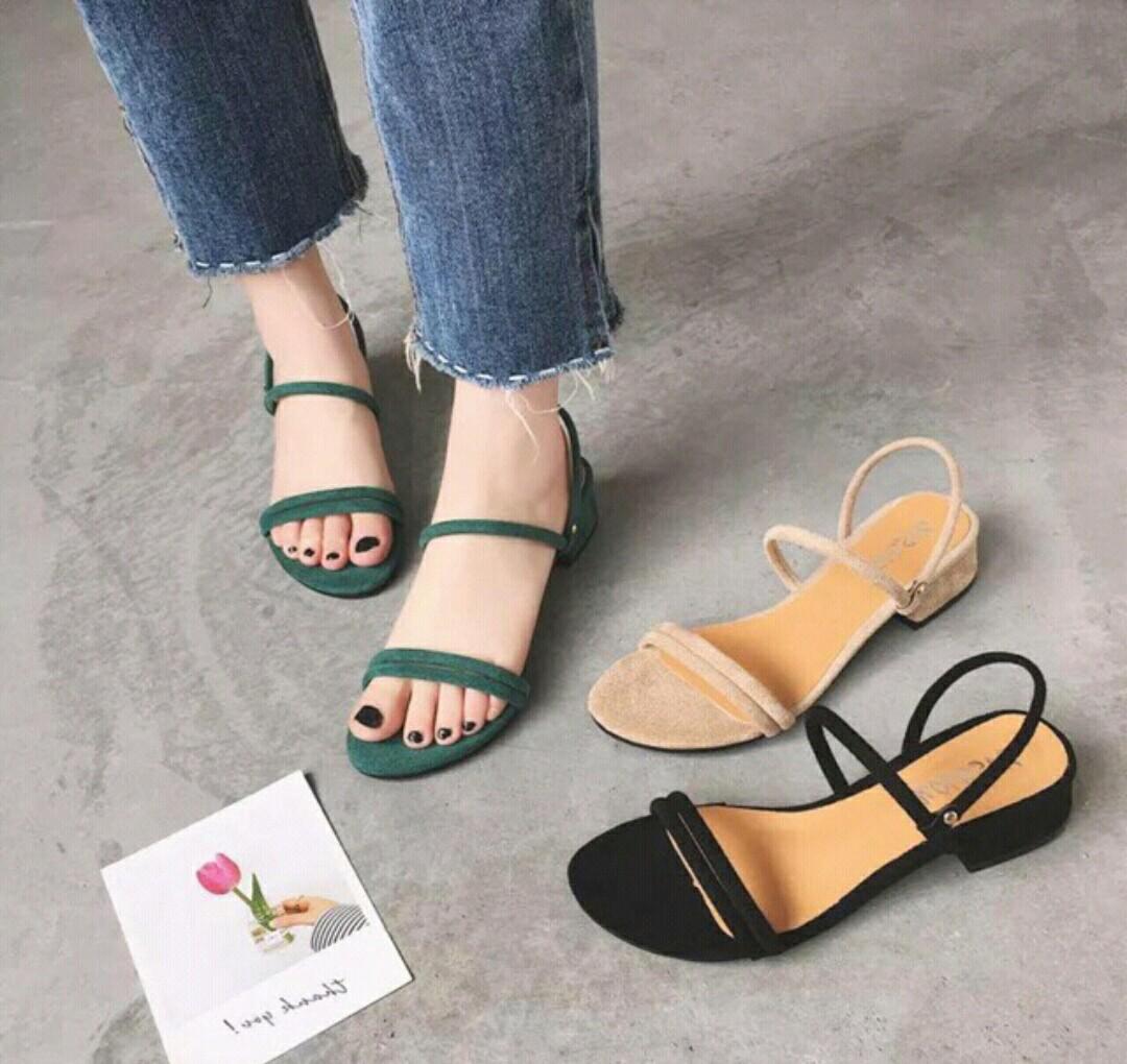 black sandals 1 inch heel