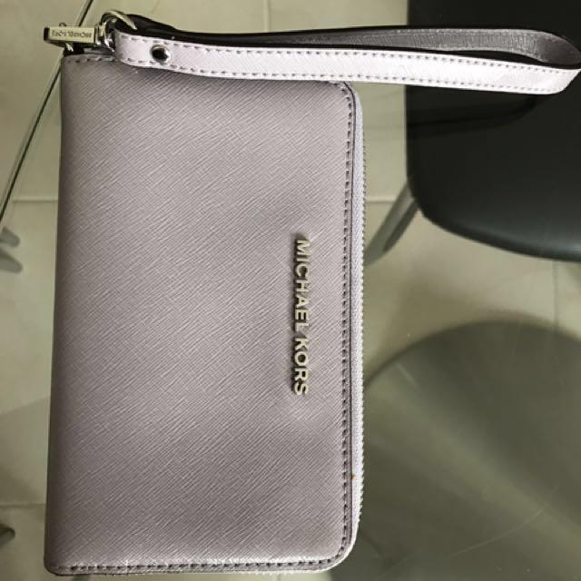 michael kors wrist bag