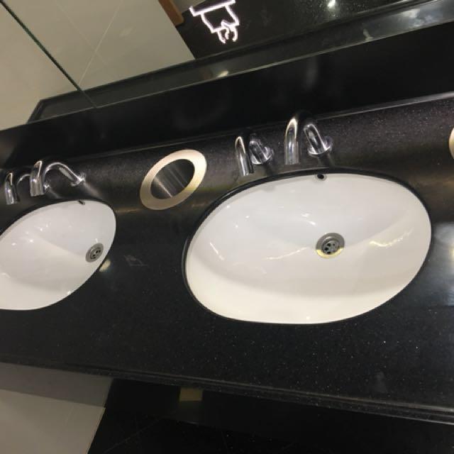 Polishing solid surface tops, Furniture & Home Living, Home Decor