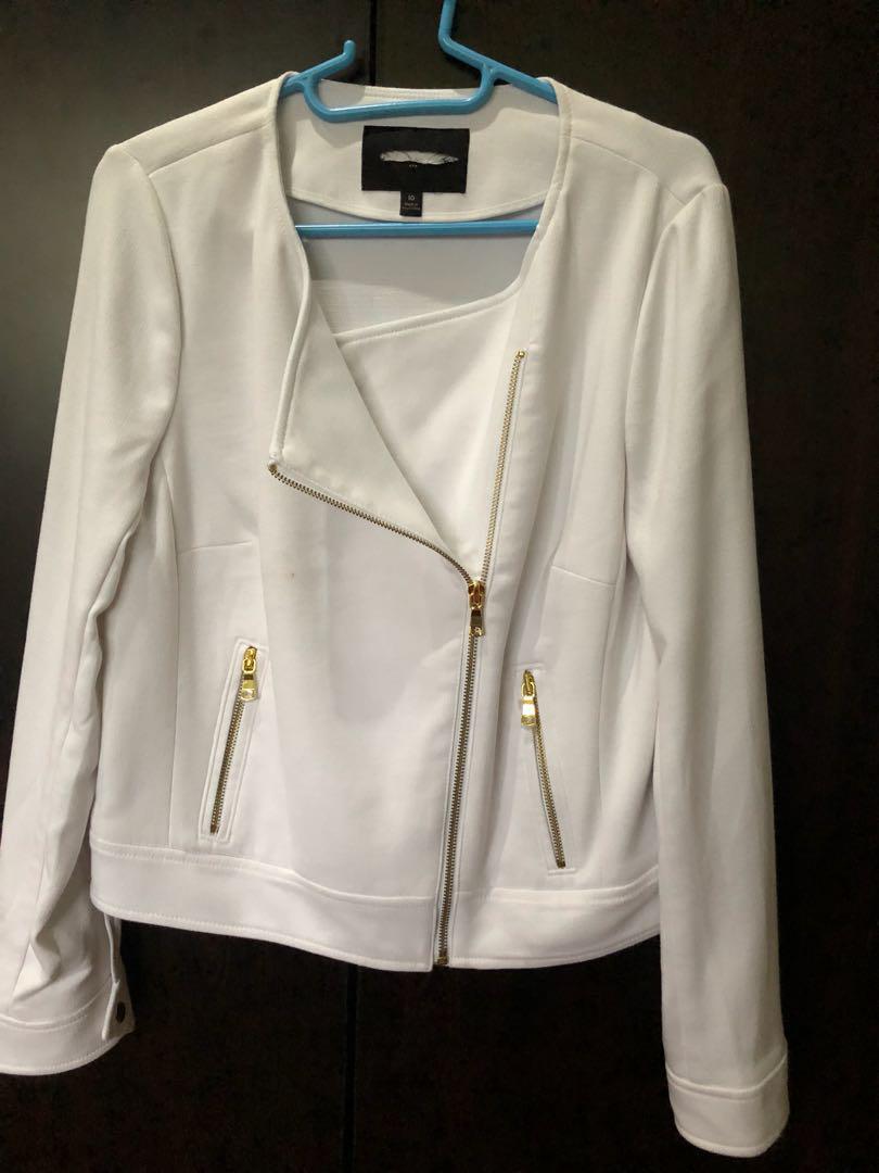 white trendy jacket (Category: Coats, Jackets and Outerwear) located in Pasig City. Submitted by klanza (Listing ID 173870151, Image 2). Description: in great condition can be worn for smart casual.