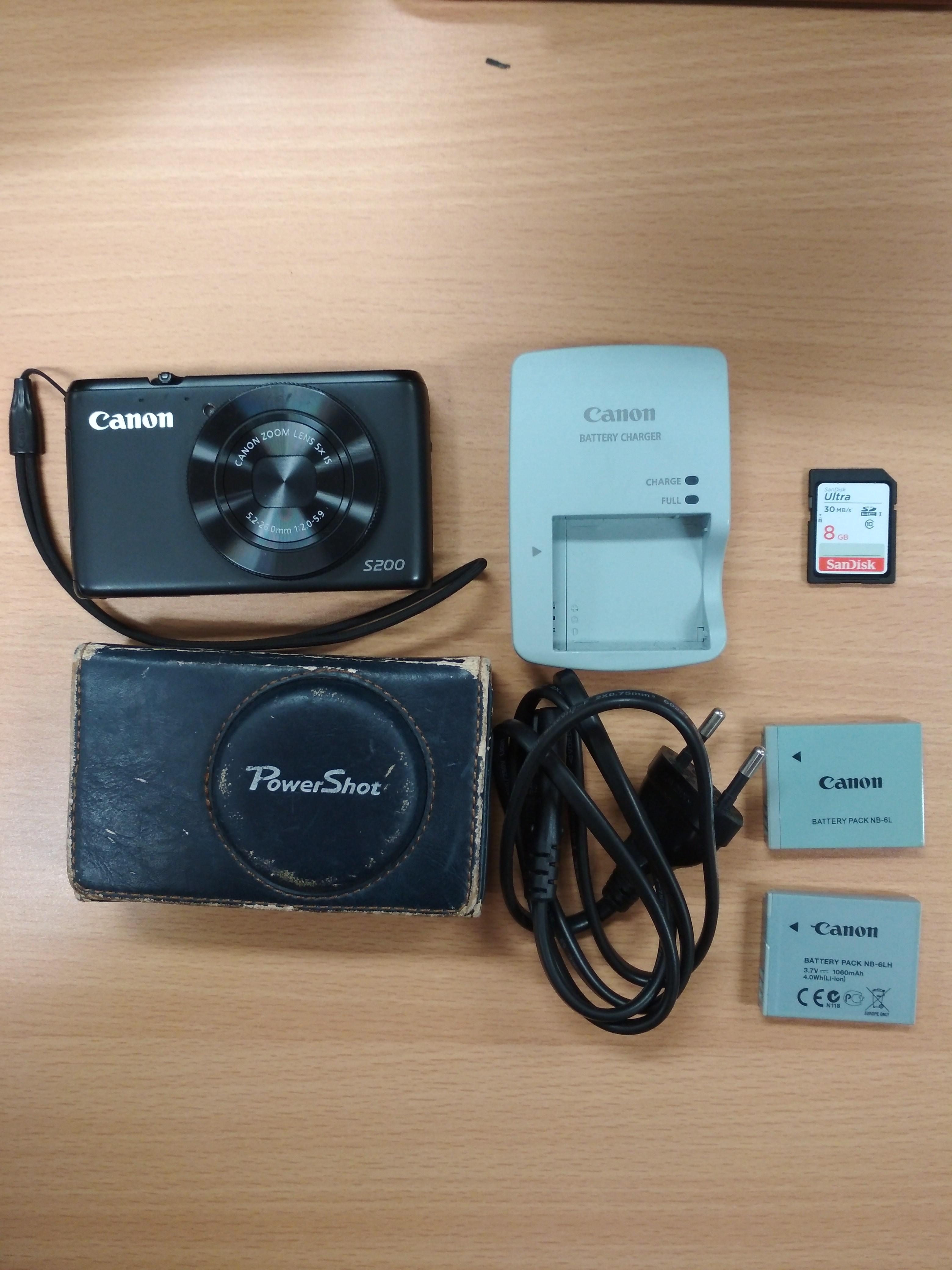 Canon Powershot S   Made in Japan Camera in Mint Condition