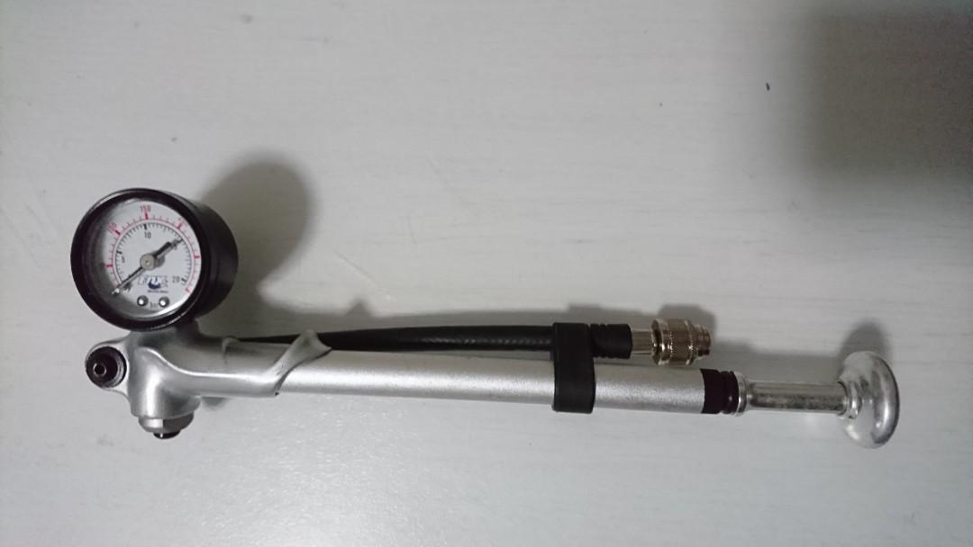 FOX suspension pump, Sports Equipment, Bicycles & Parts, Parts