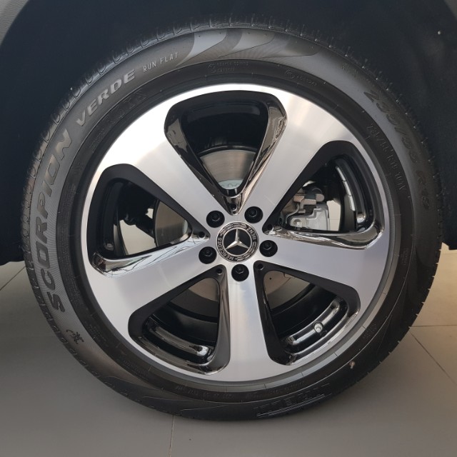 Glc 200 Stock Mercedes 19 Rims Pirelli Run Flat Tyres 235 55 19
