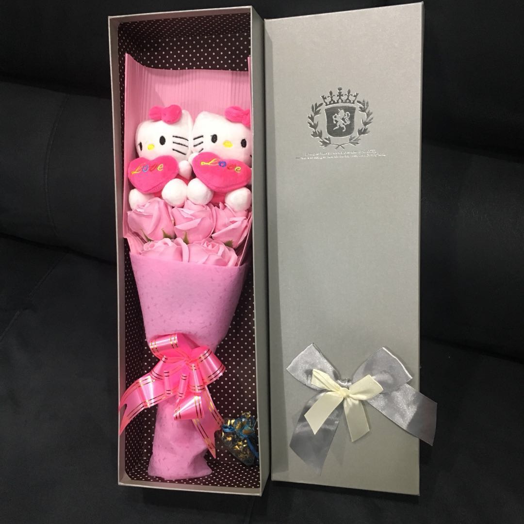 Hello Kitty Flower Bouquet In Gift Box (2 Hello Kitty Plush holding
