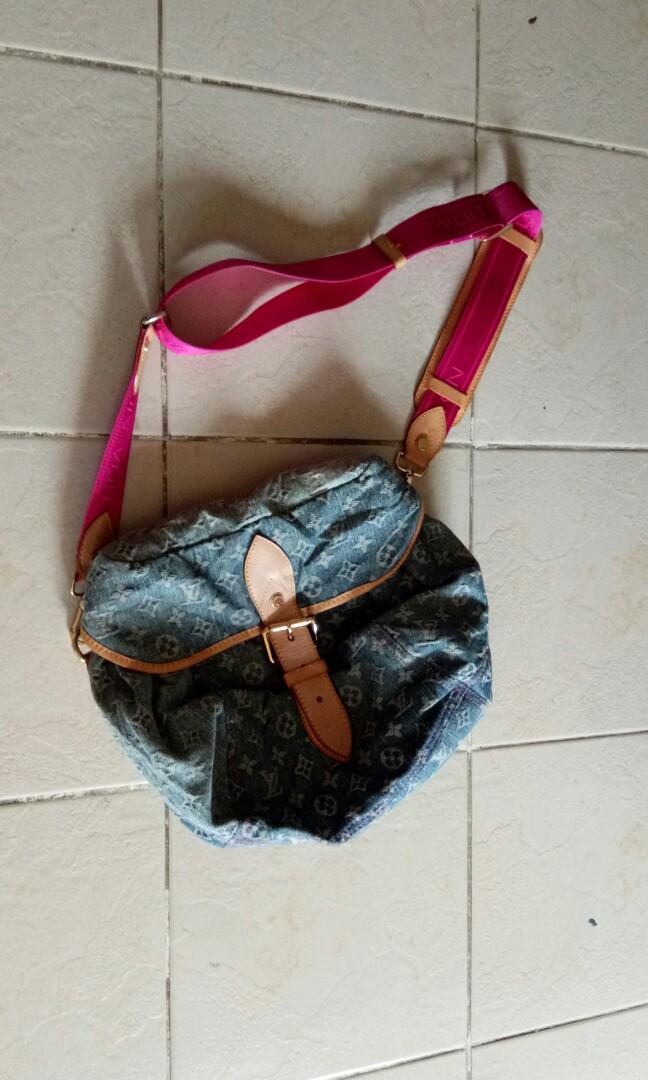 Lv denim sling bag, Women's Fashion 