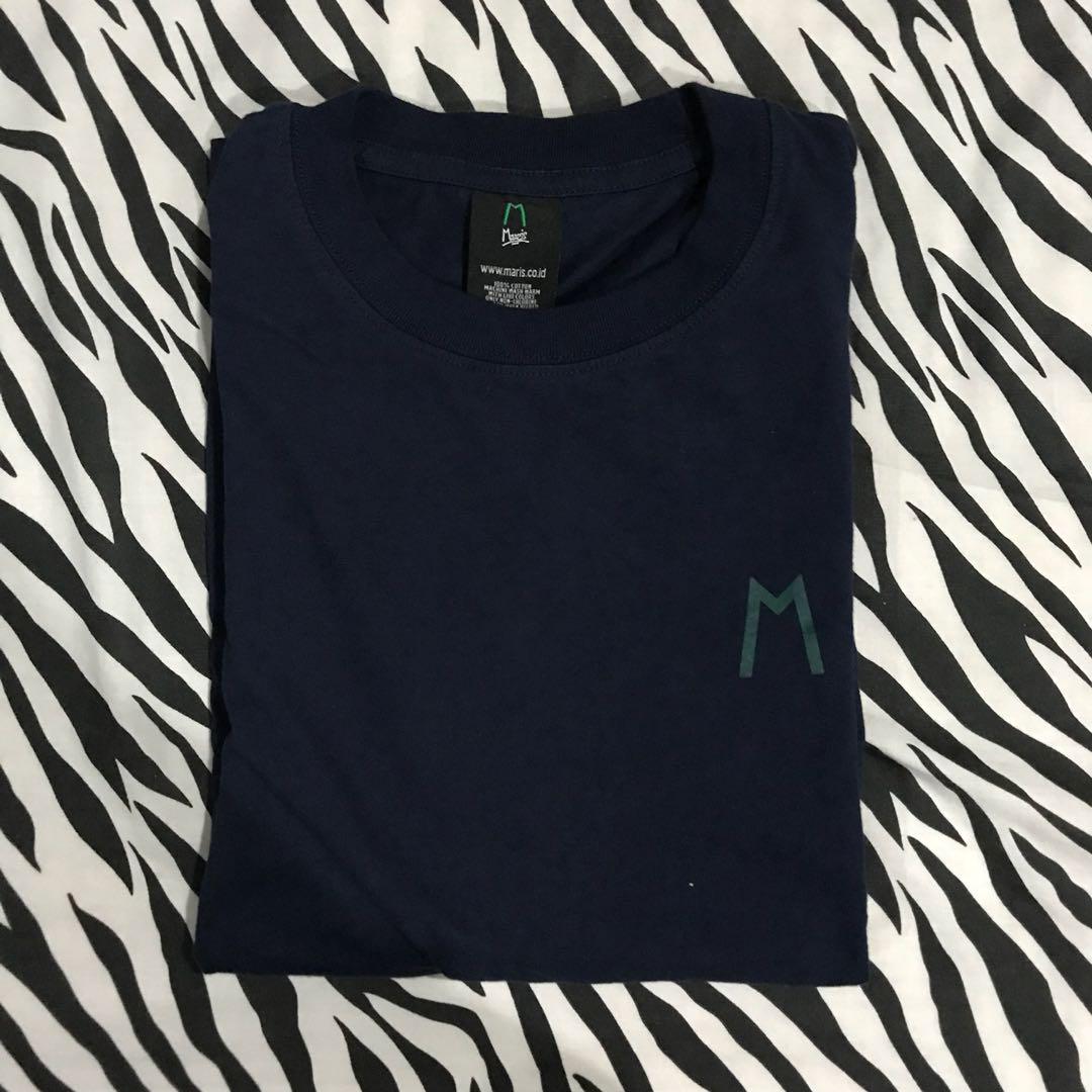 Maris Store Jakarta Kaos Polos Lengan Pendek Navy Sz L Fesyen Pria Pakaian Di Carousell