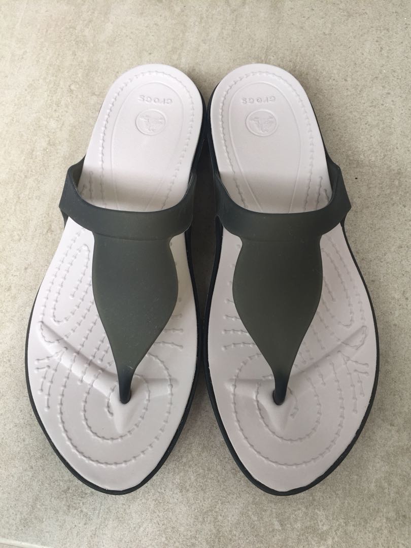 crocs ladies slippers