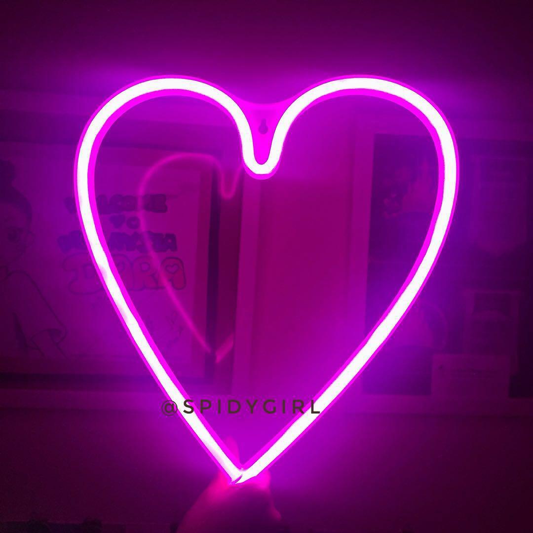 [READY STOCK] Cute Heart Shape Pink Neon Light / Room Decor Concerts