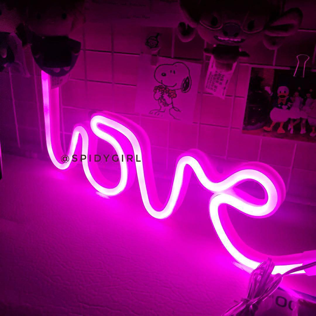 [READY STOCK] Cute Heart Shape Pink Neon Light / Room Decor Concerts