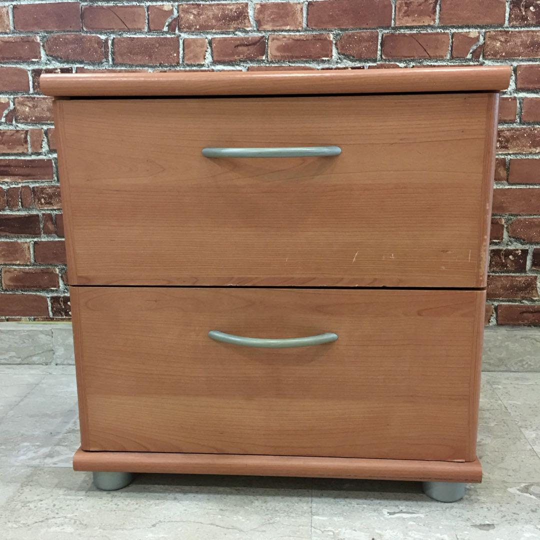 Vhive store bedside table
