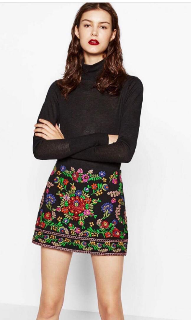 Floral embroidered store skirt zara