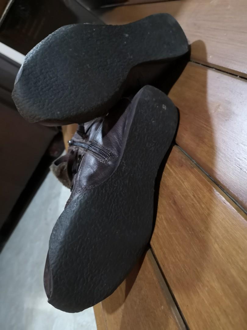 Aee Boot (Category: Boots) located in Singapore. Submitted by tutu69 (Listing ID 175882362, Image 3). Description: Aee boots Size 38 Condition 8.5/10 No trade Self collection only.