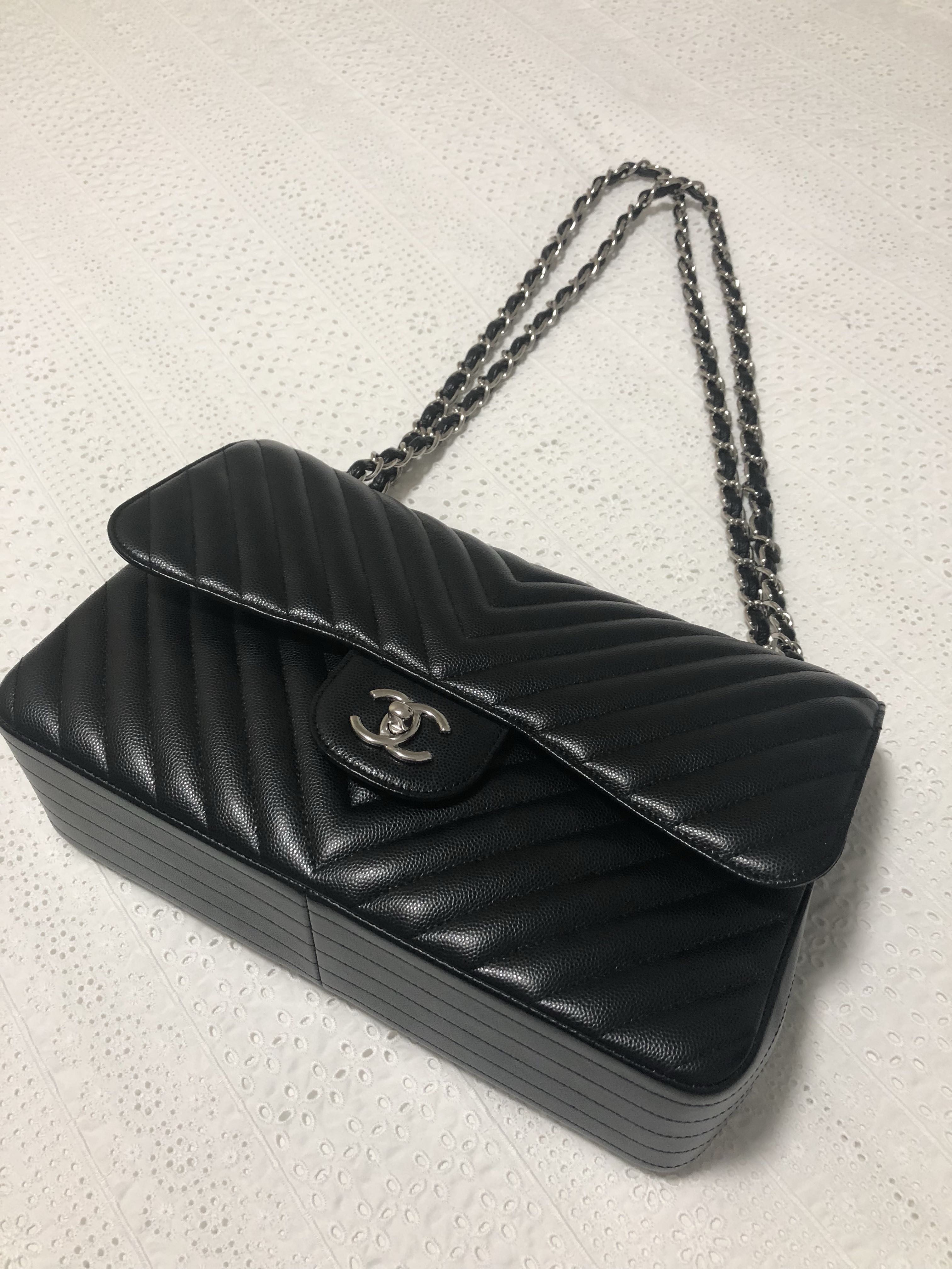 chanel classic flap large