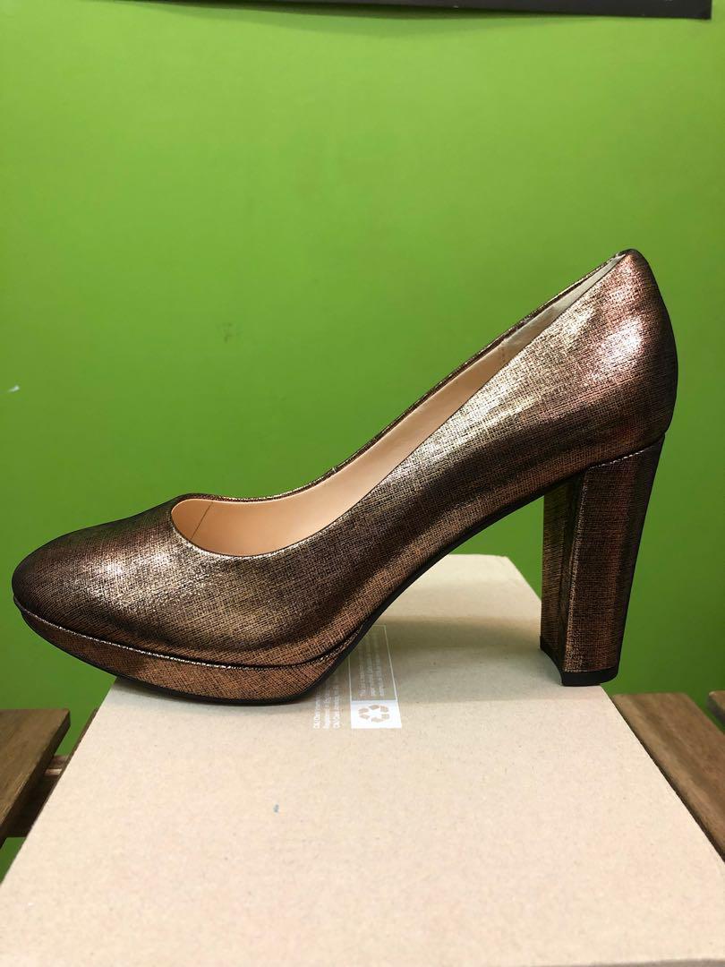 DISCOUNTED Clarks Women's Fashion, Footwear, Loafers on Carousell