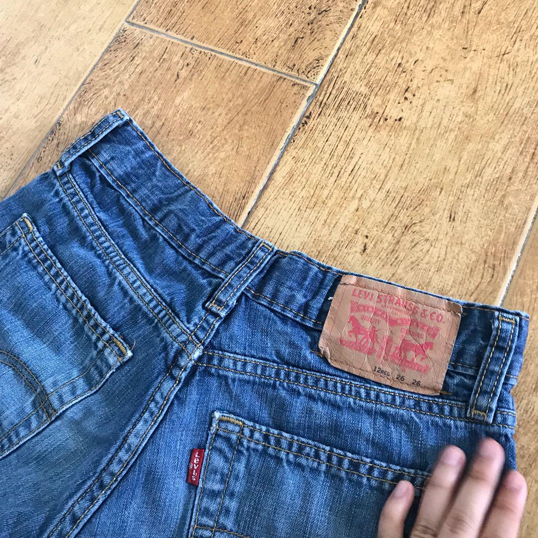 petite levis