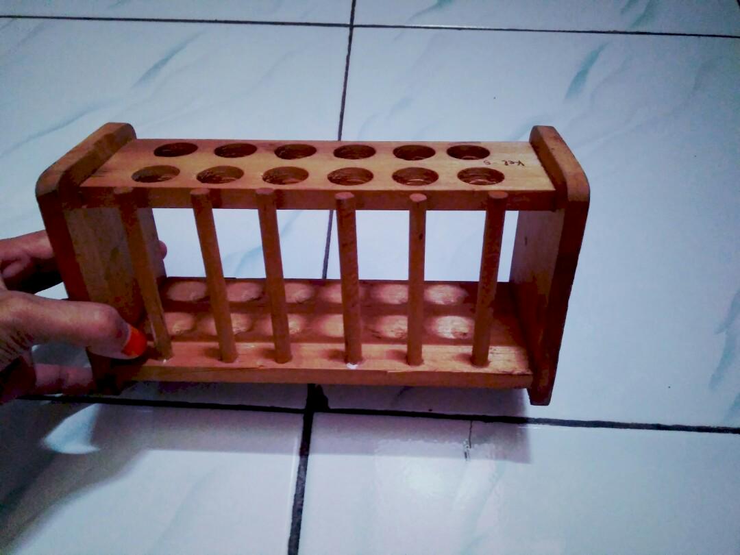 Rak Tabung Reaksi Kayu Serba Serbi Others Di Carousell