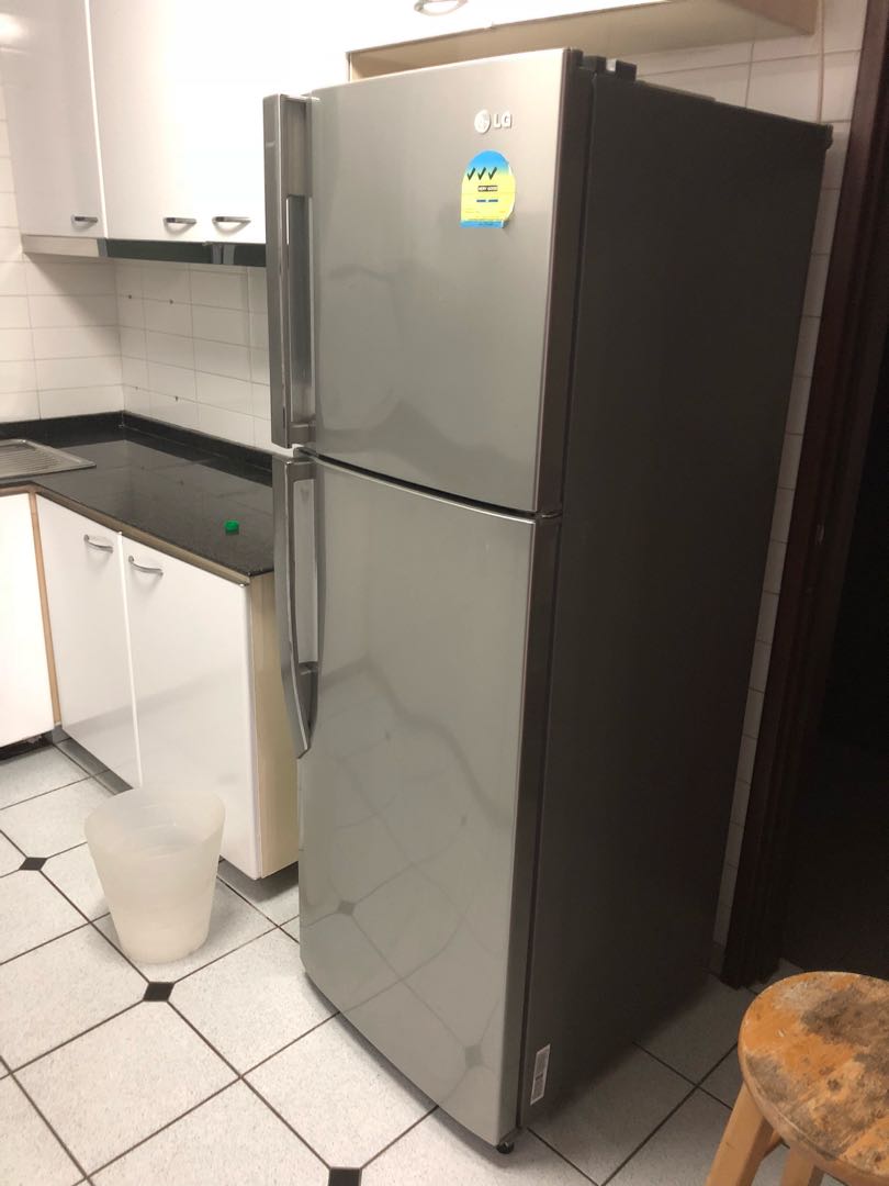 Second hand fridge freezer, TV & Home Appliances, Kitchen Appliances, Refrigerators & Freezers