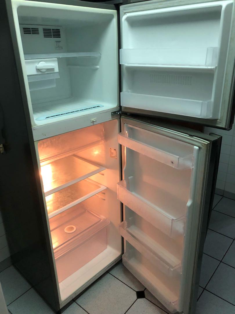 Second hand fridge shop freezer