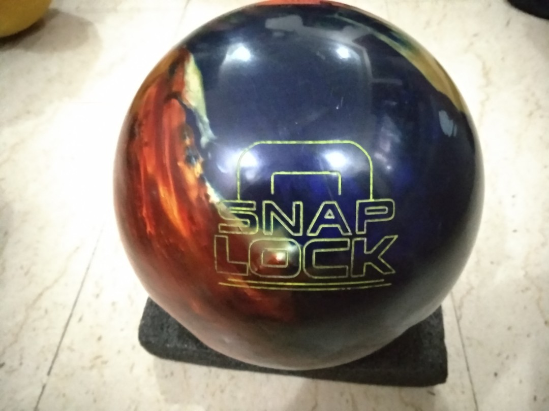 Storm snap lock bowling ball, Sports Equipment, Sports & Games, Billiards & Bowling on Carousell