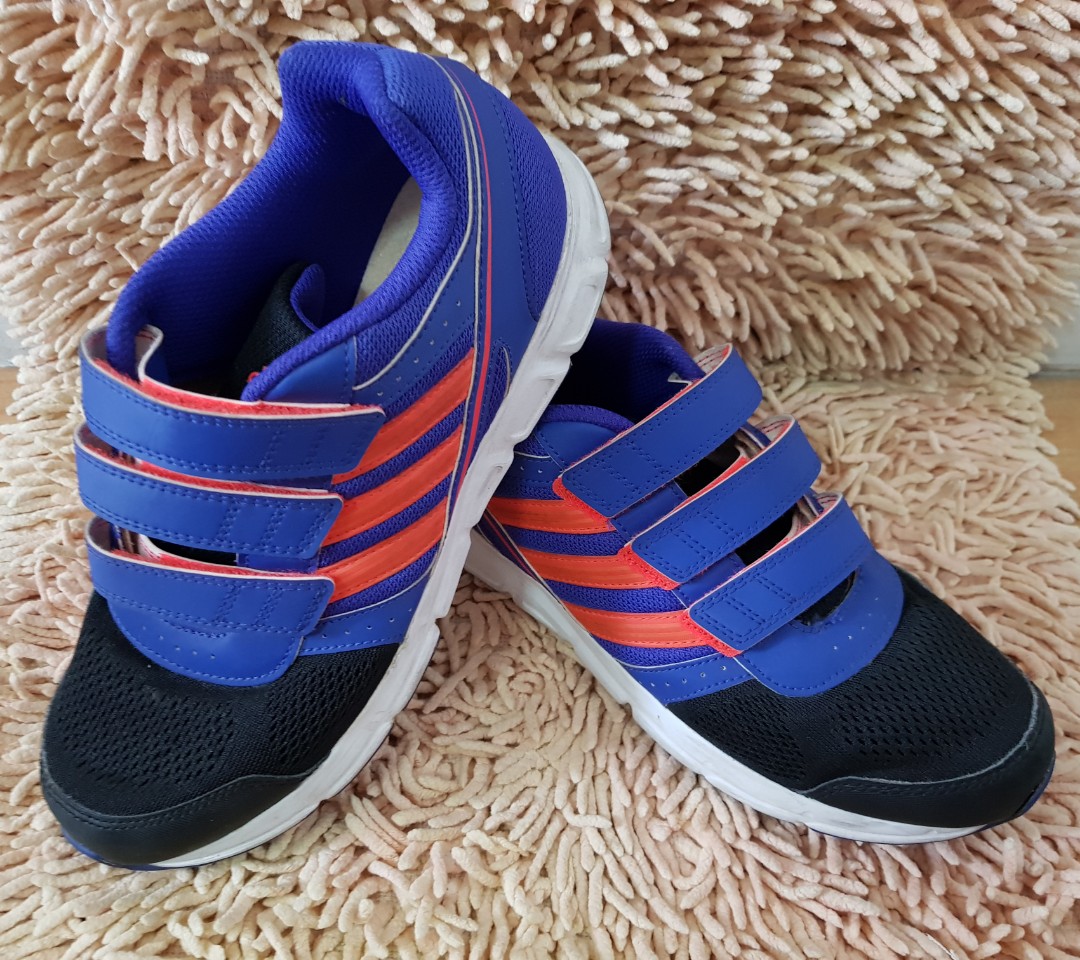 Adidas rubber shoes for girls, Looking 