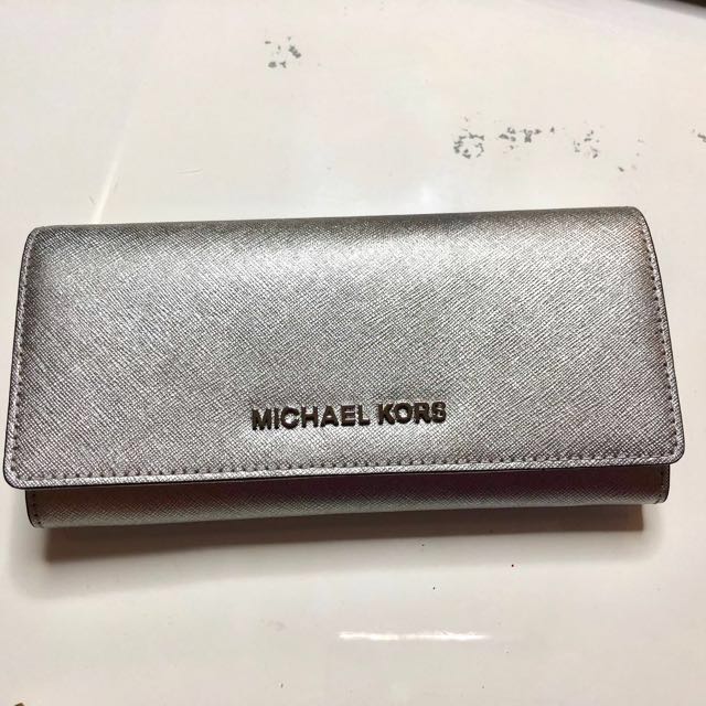 michael kors jet set wallet silver