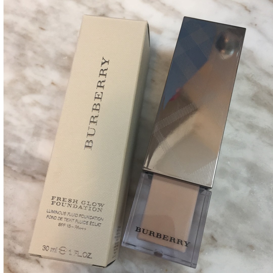 Burberry foundation top ochre 20