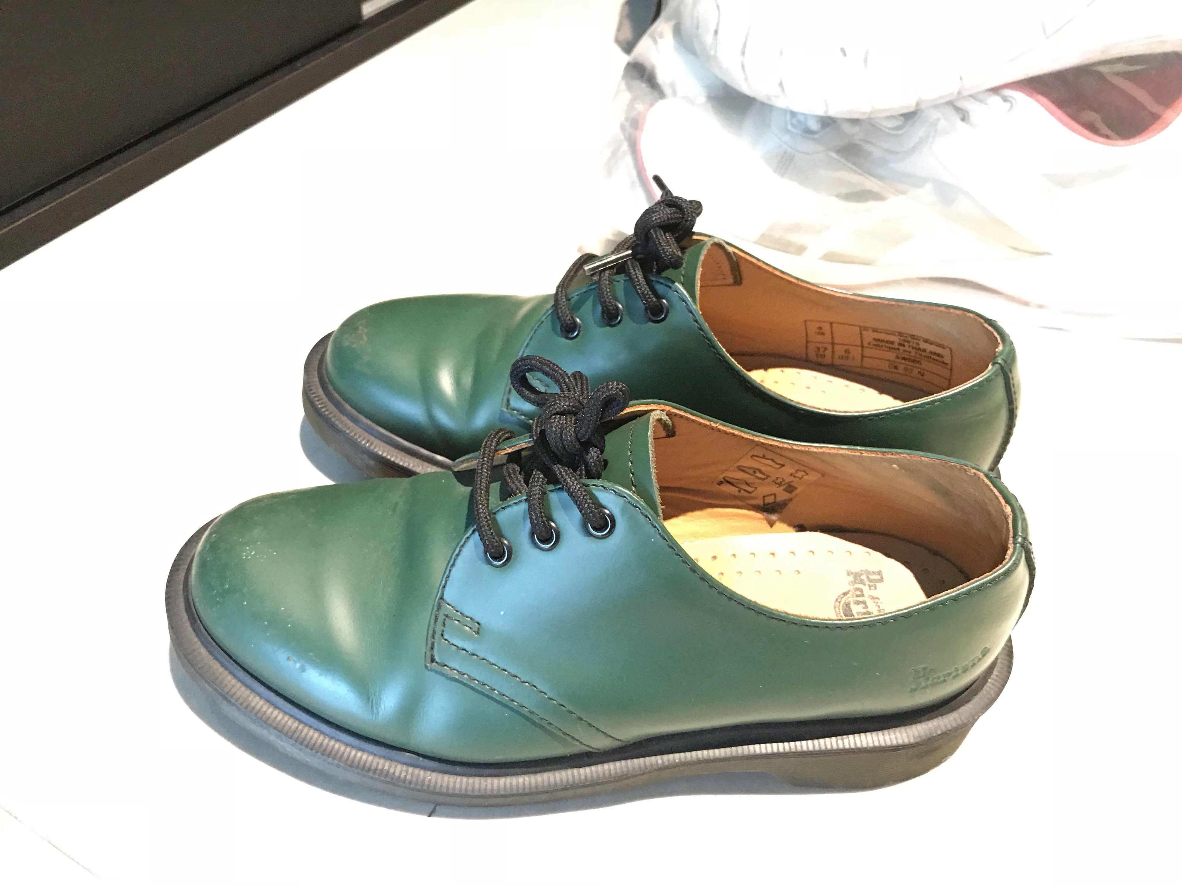 dark green dr martens
