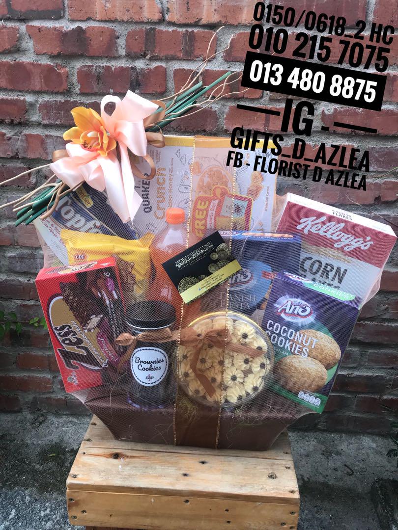 Hamper makanan dan minuman biskut raya, Food & Drinks, Gift Baskets ...