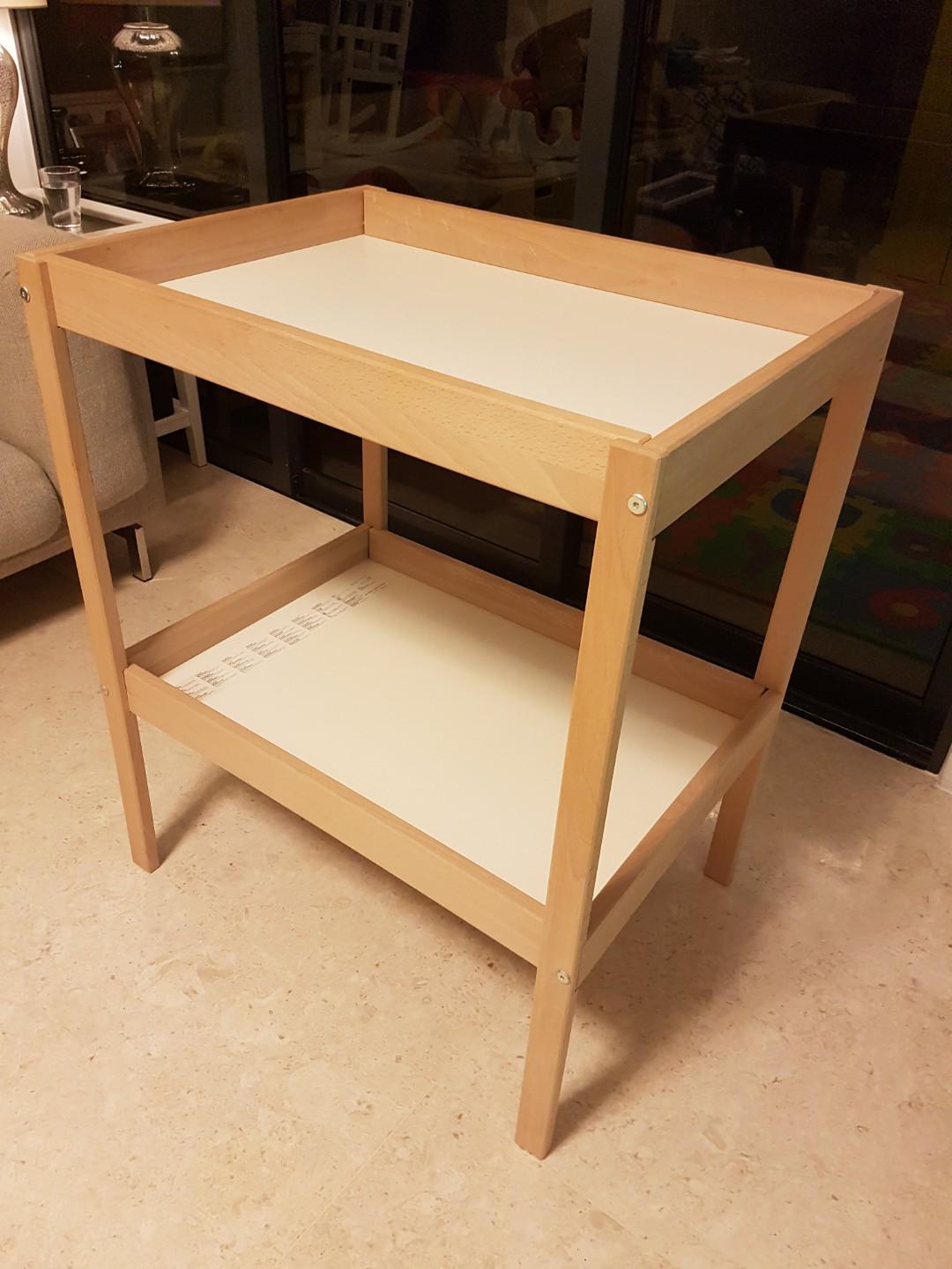 sniglar changing table