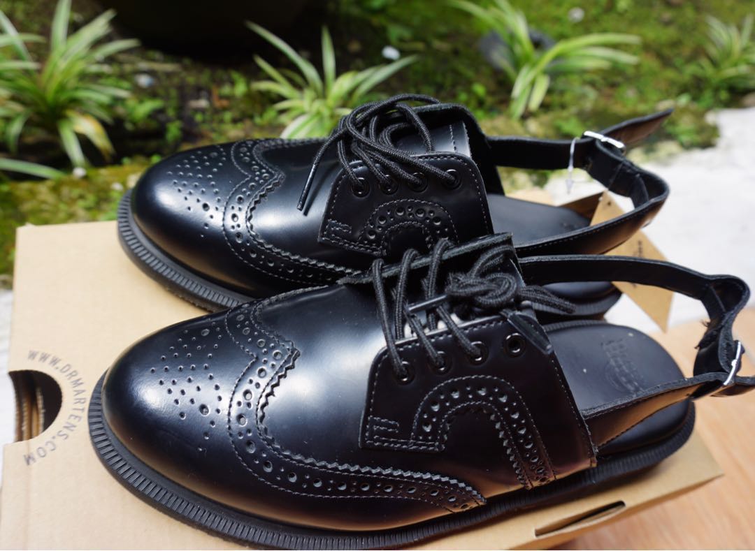 NEW Dr. Martens Georgiana , Fesyen Wanita, Sepatu di Carousell
