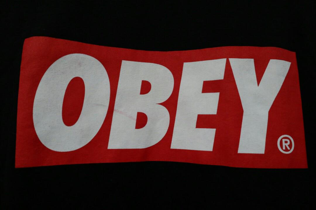 obey box logo tee