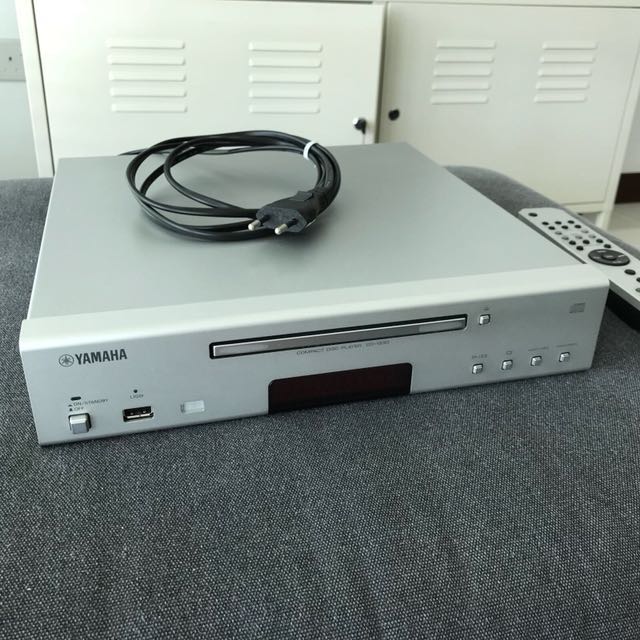 Yamaha CD1330 Compact Disc Player, Audio, Portable Music Players on