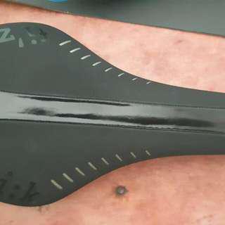 fizik arione saddle (manganese)