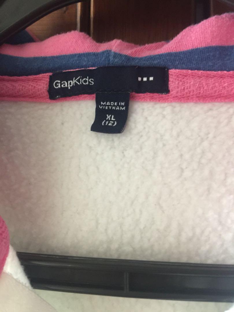 GAP Jacket (Category: Coats, Jackets and Outerwear) located in Singapore. Submitted by mrsmah (Listing ID 176222056, Image 2). Description: .