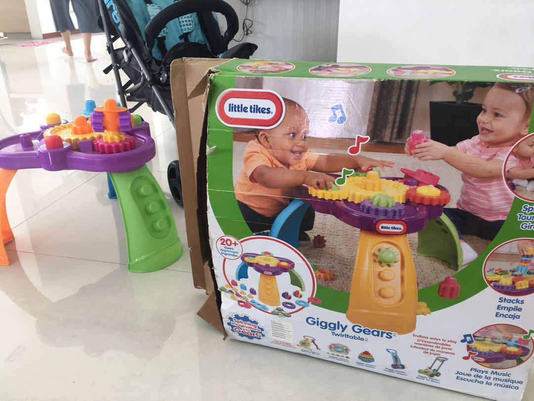 giggly gears twirl table