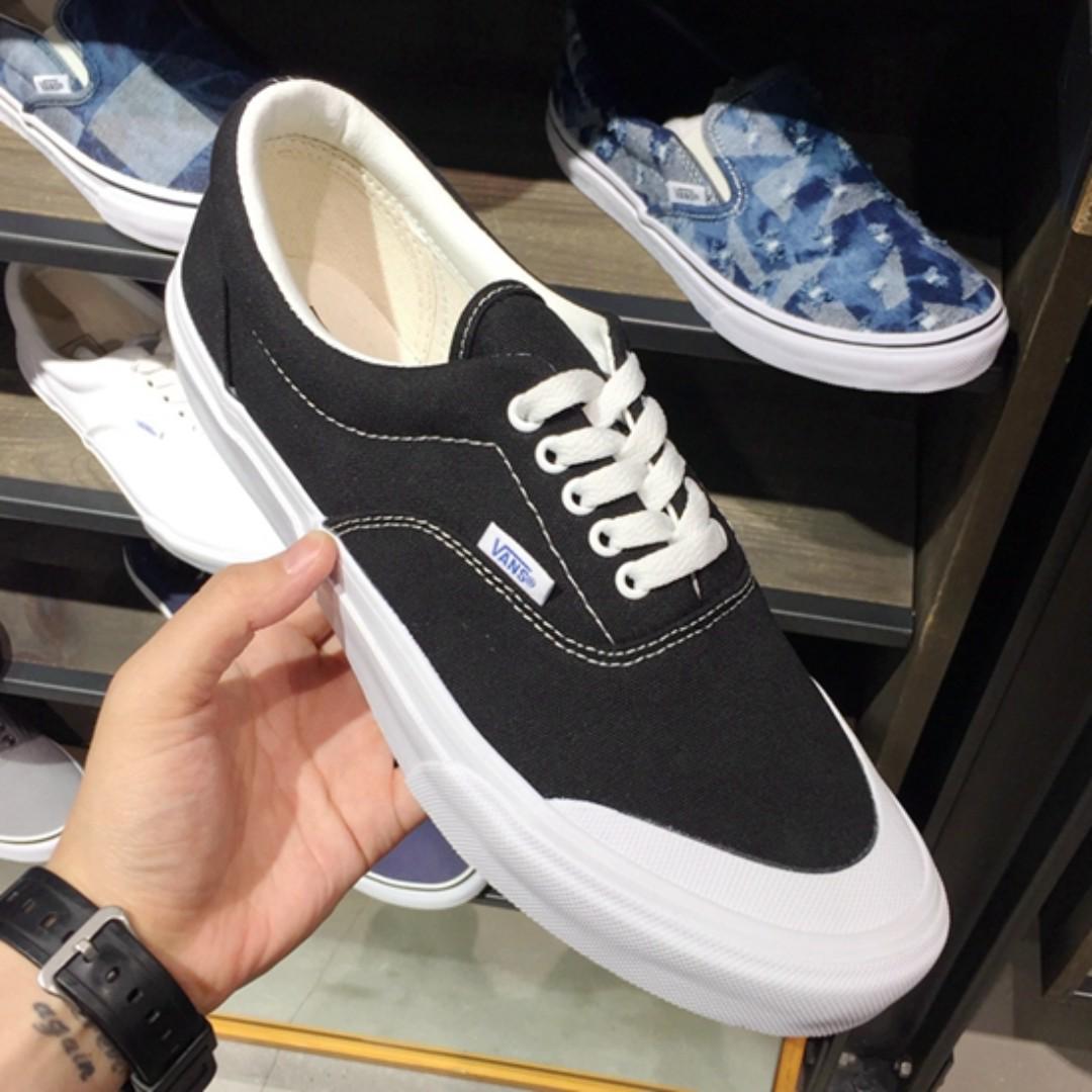 vans authentic half moon