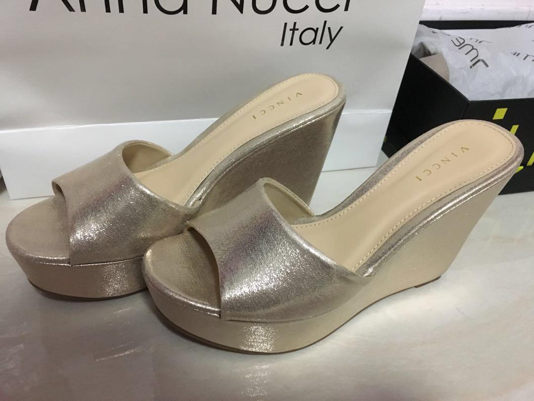 Vincci Gold High Platform Heels Women s Fashion Footwear Heels on Carousell